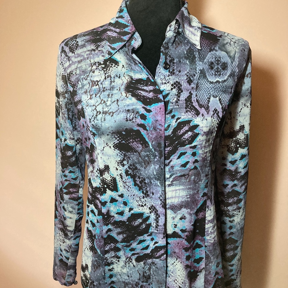 Cabi Python #609 long sleeve blouse, blue, small